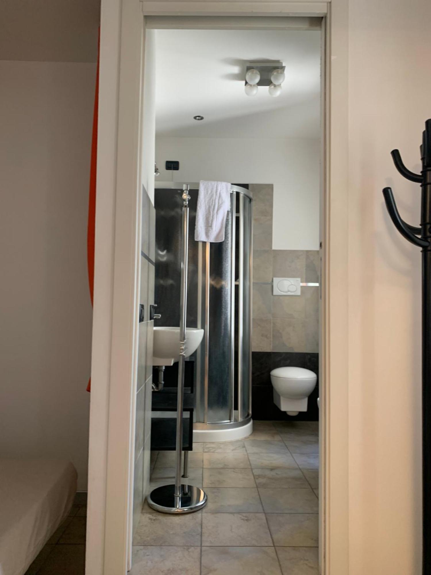 キオッジャCasa Manuela Non Turisti Ma Ospitiアパートメント エクステリア 写真