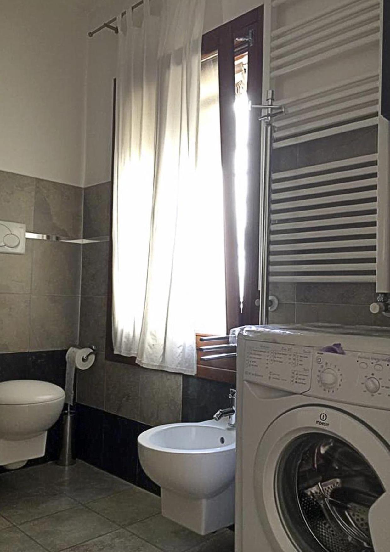 キオッジャCasa Manuela Non Turisti Ma Ospitiアパートメント エクステリア 写真