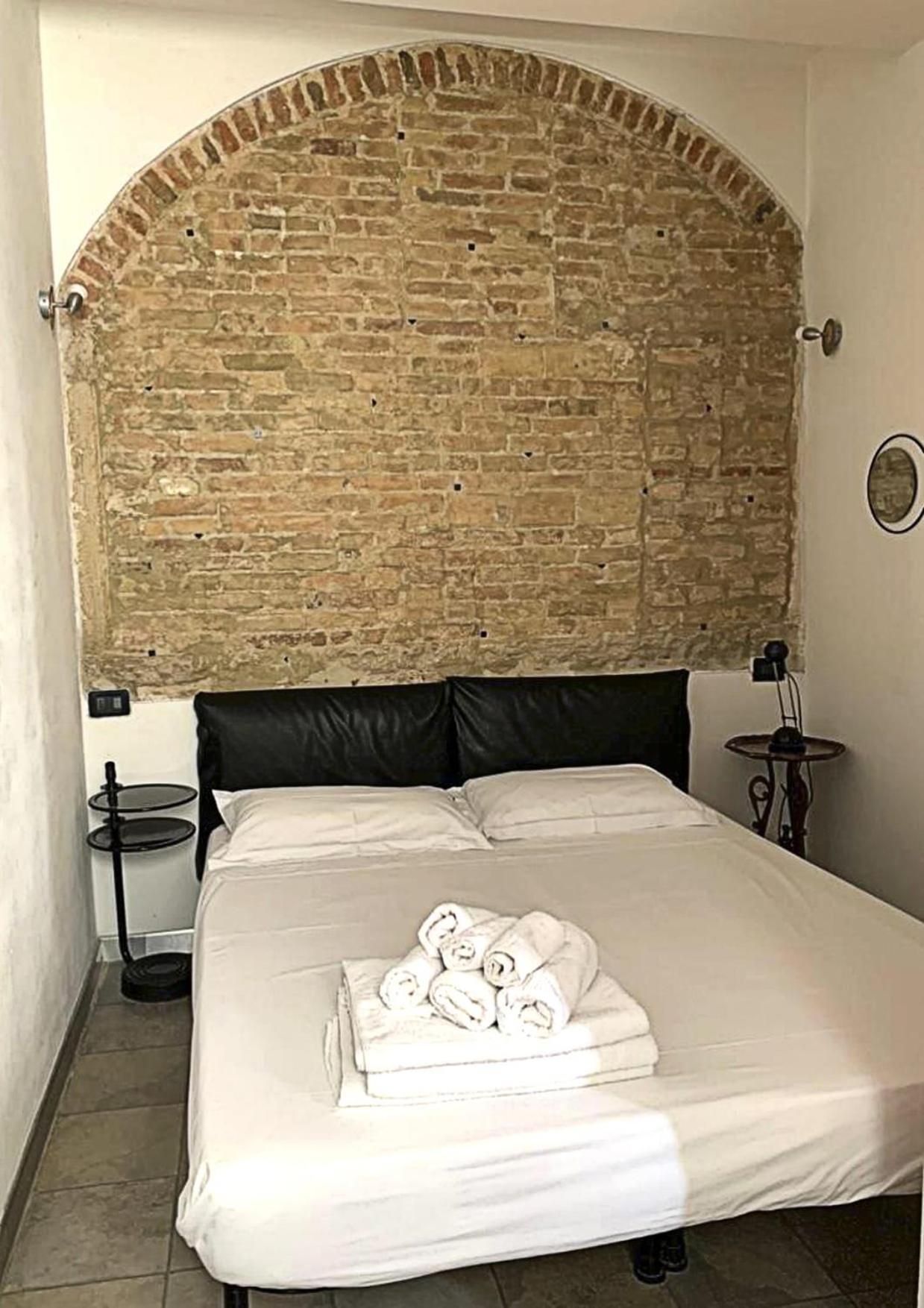 キオッジャCasa Manuela Non Turisti Ma Ospitiアパートメント エクステリア 写真